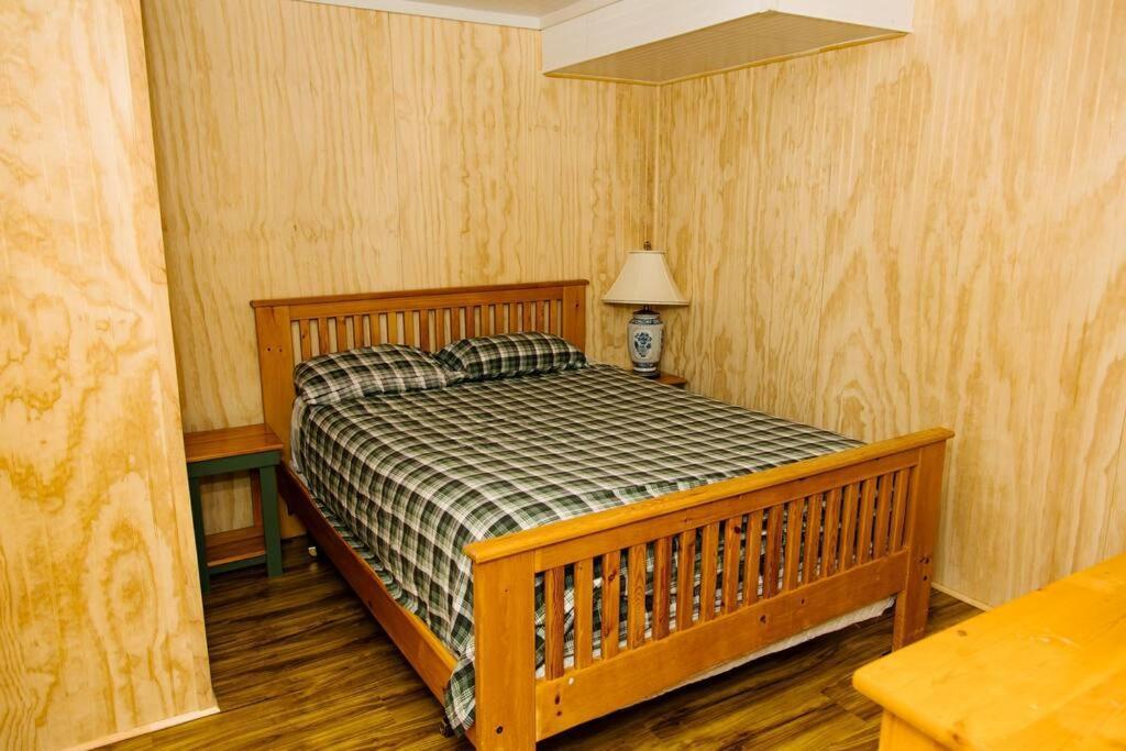 האליברטון Dingle Run Lodge At Sir Sam'S מראה חיצוני תמונה